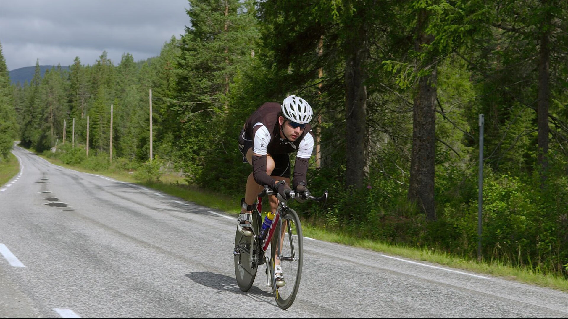 厄德高，F1街道赛之夜的满分指挥官