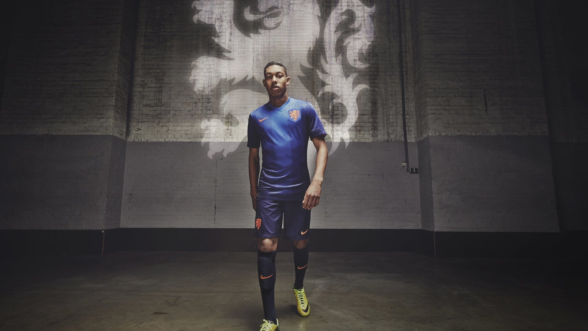 赛道上的唯一性，佩雷兹高光表现，法拉利力克迈凯伦的战术博弈