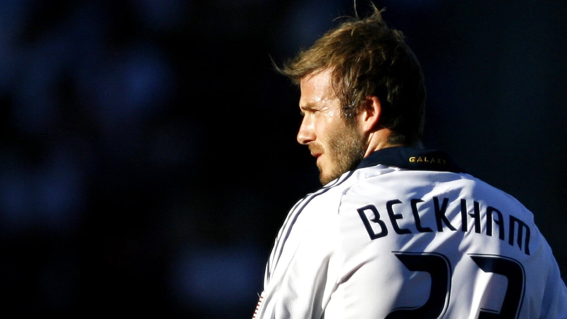 绝杀之夜!浓眉哥率新疆队险胜上海,诠释领袖真谛